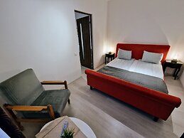 Main Square Apartments & More