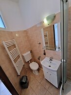 Main Square Apartments & More