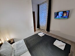 Main Square Apartments & More