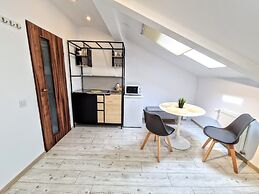 Main Square Apartments & More