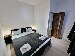 Main Square Apartments & More