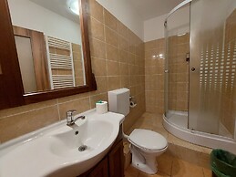 Main Square Apartments & More