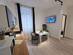 Main Square Apartments & More