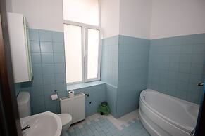 Main Square Apartments & More