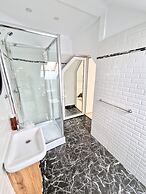 Main Square Apartments & More