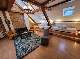 Main Square Apartments & More