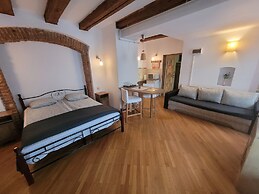 Main Square Apartments & More