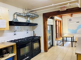 Dancing Bear Inn Hostel