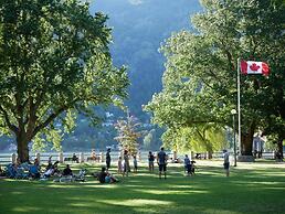 Dancing Bear Inn Hostel