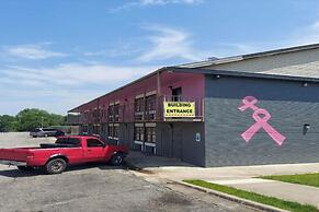 River Valley Inn and Suites By Belvilla