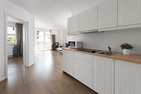 Apartinfo Apartments - Blue Side Family