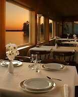 Sands on Golden Lake