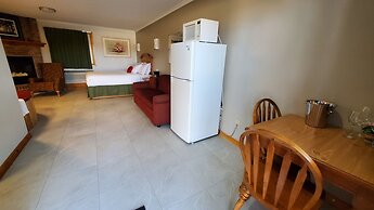 Knights Inn Colonial Fireside Inn
