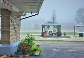 Knights Inn Colonial Fireside Inn