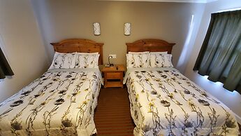 Knights Inn Colonial Fireside Inn