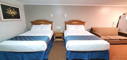 Knights Inn Colonial Fireside Inn