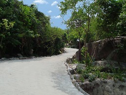 Cape Shark Pool Villas