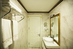 Empire Suite Hotel