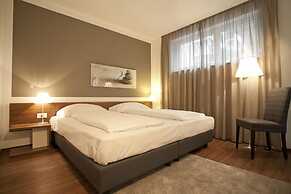 Hidalgo Suites & Restaurant