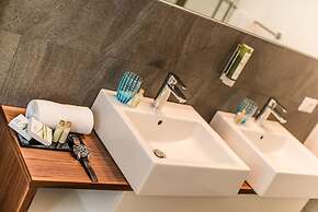 Hidalgo Suites & Restaurant