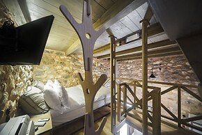 Tainaron Blue Retreat