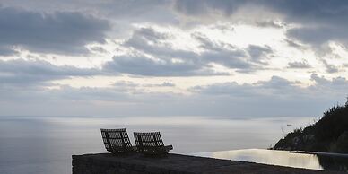 Tainaron Blue Retreat