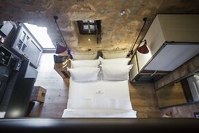 Tainaron Blue Retreat