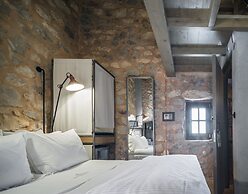 Tainaron Blue Retreat