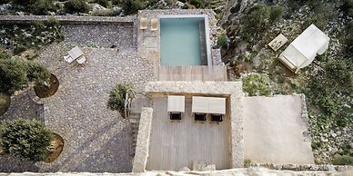 Tainaron Blue Retreat