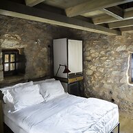 Tainaron Blue Retreat