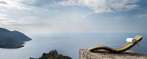 Tainaron Blue Retreat