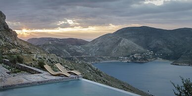 Tainaron Blue Retreat