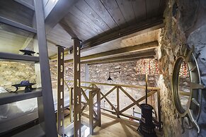 Tainaron Blue Retreat