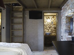 Tainaron Blue Retreat