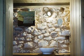 Tainaron Blue Retreat