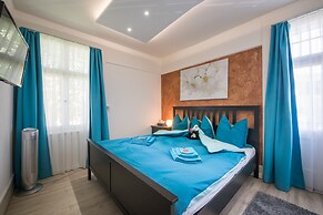 Max Aviation Villa & Apartments