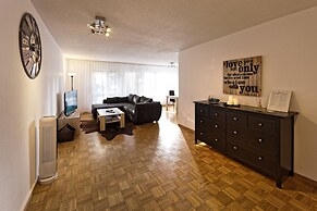Max Aviation Villa & Apartments