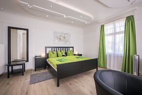 Max Aviation Villa & Apartments