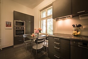 Max Aviation Villa & Apartments