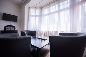 Max Aviation Villa & Apartments