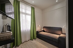 Max Aviation Villa & Apartments