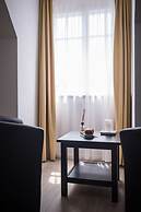 Max Aviation Villa & Apartments