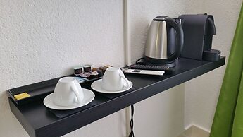 Max Aviation Villa & Apartments