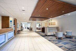 Holiday Inn Express & Suites Manhattan by IHG