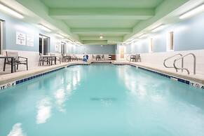 Holiday Inn Express & Suites Manhattan by IHG