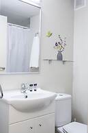 Residencia Universitaria Resa Giner de los Ríos - Hostel