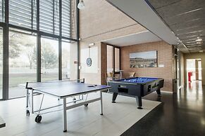 Residencia Universitaria Resa Giner de los Ríos - Hostel