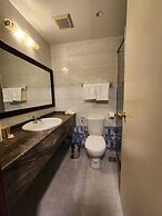 Aquavista Hotel & Suites