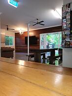 Travellers Paradise Heritage Historical Place - Hostel