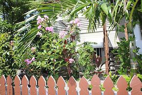 Travellers Paradise Heritage Historical Place - Hostel